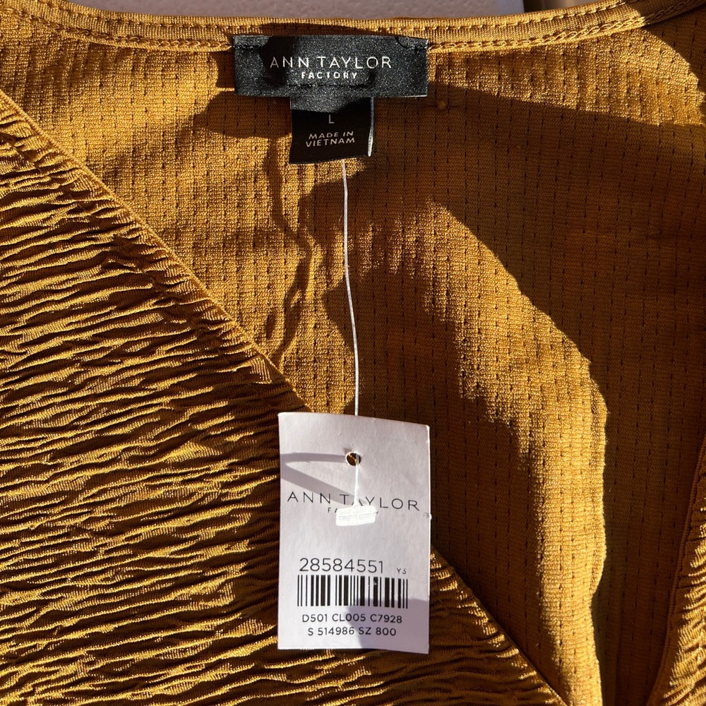 Ann Taylor Factory Women’s Textured Brown Long Sleeve V-Neck Top Tunic Faux Wrap - Picture 6 of 6